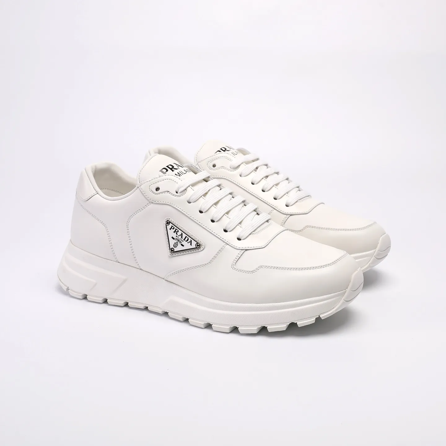 Batch 580 [PRADA] Men's shoes are popular in the counter, official website synchronization, high-quality shipments. Fabric: original cowhide with snakeskin. Lining: cowhide feet + cowhide lining. Outsole: original TPU + foam. Size: 38-46